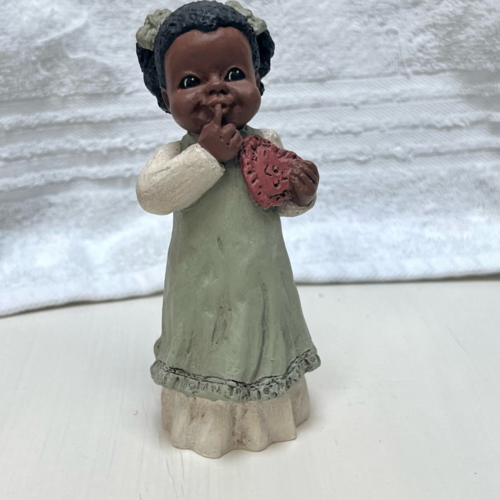Martha Holcombe All God's Children 4.5" Angel Figurine #135, Style 1401. 💕